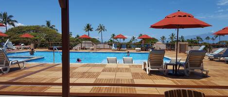 حمّام سباحة مُدفَّأ