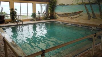 Piscina interna, piscina aquecida