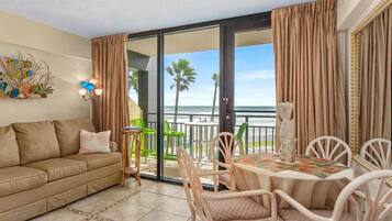 Smart-TV, Kamin, Videospiele, DVD-Player