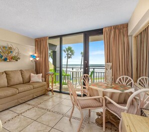 Smart-TV, Kamin, Videospiele, DVD-Player