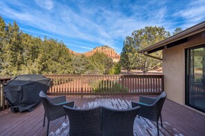 Property grounds - Amazing Views! - Sedona Grace Living Vacation Home (Sedona)