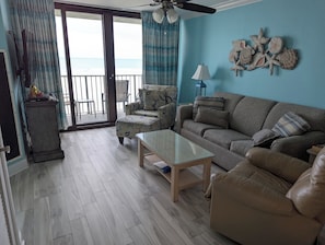 Smart TV, videojuegos, reproductor de DVD y videoteca