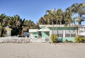 المنطقة المحيطة بالمنشأة