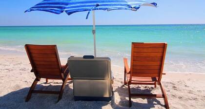 50 Steps to Beach Villa Hot Tub 1bd modern cottage