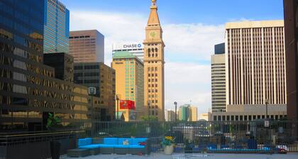 HEART OF DENVER 2BD/2BA WITH 2 KINGS SKYLINE VIEWS GYM POOL GREAT LOCATION
