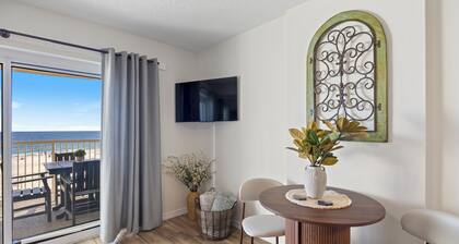 Gorgeous 3rd Floor Direct Beachfront Condo Perfect Location Excellent Service