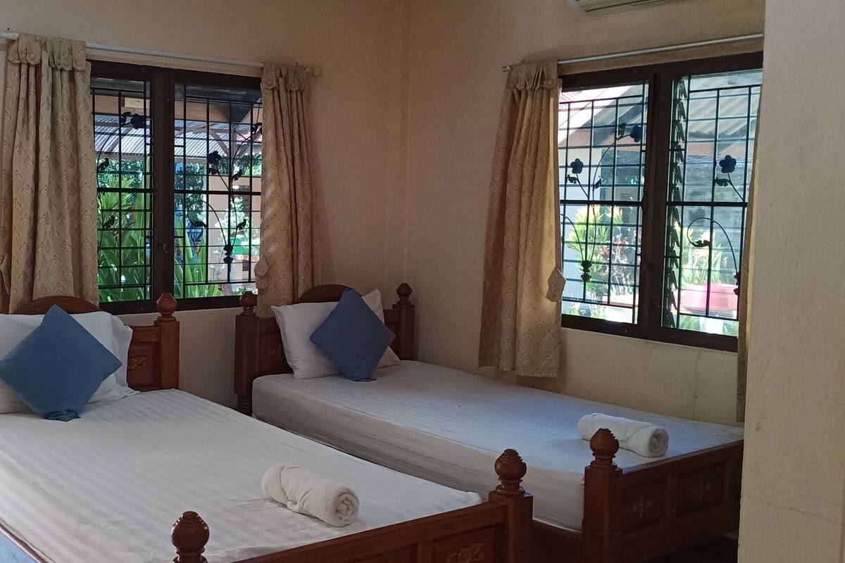 Chambre Supérieure avec lits jumeaux, 2 lits une place | Bureau, Wi-Fi gratuit, draps fournis