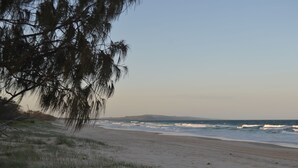 Beach - Beach Stone House (Noosa North Shore)