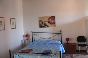 Premium bedding, desk, iron/ironing board, cots/infant beds