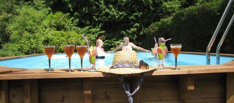 Family friendly guest house with a swimming pool, breakfast optional