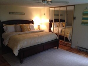 3 bedrooms, iron/ironing board, WiFi, bed sheets - Amazing bay side ranch! Central Air-conditioning! 1/2 mile walk to beach!! (Eastham)