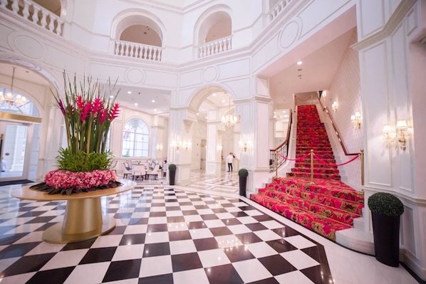 Staircase - Rizal Park Hotel (Manila)