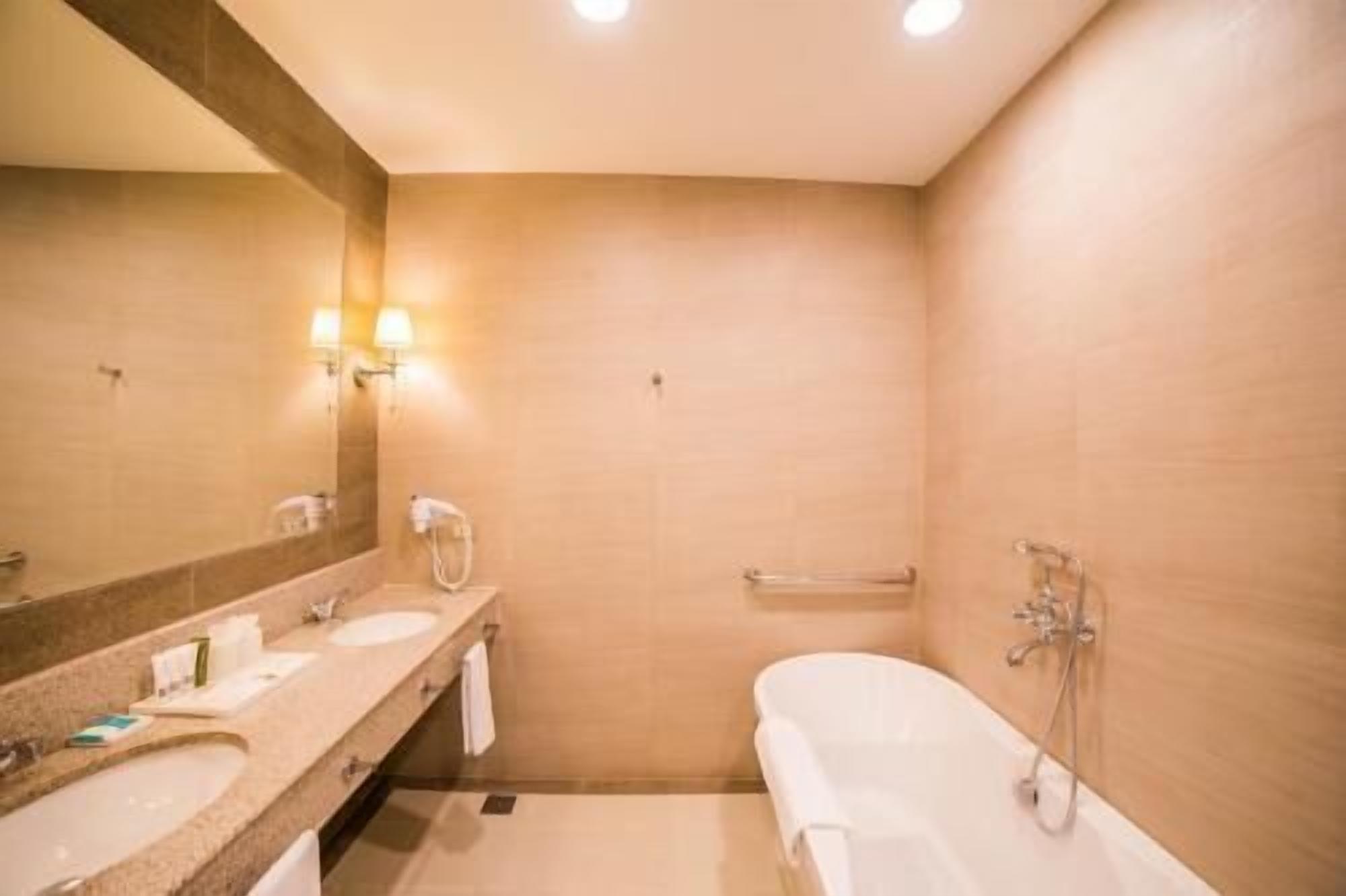 Bathroom | Shower, free toiletries, hair dryer, slippers