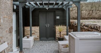 Gatecroft Barn & Spa, Garrigill. Cute, quirky pet friendly barn with private spa