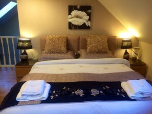 2 Schlafzimmer, Schreibtisch, Bügeleisen/Bügelbrett, kostenloses WLAN