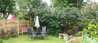 COUNTRY COTTAGE APARTMENT, LLANDUDNO -BEAUTIFULLY RENOVATED APARTMENT 