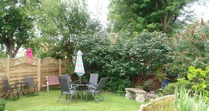 COUNTRY COTTAGE APARTMENT, LLANDUDNO -BEAUTIFULLY RENOVATED APARTMENT