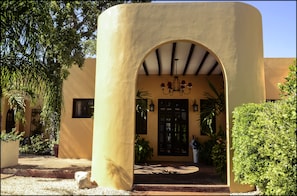 Entrada de la propiedad