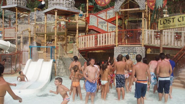 Piscine extérieure, piscine chauffée