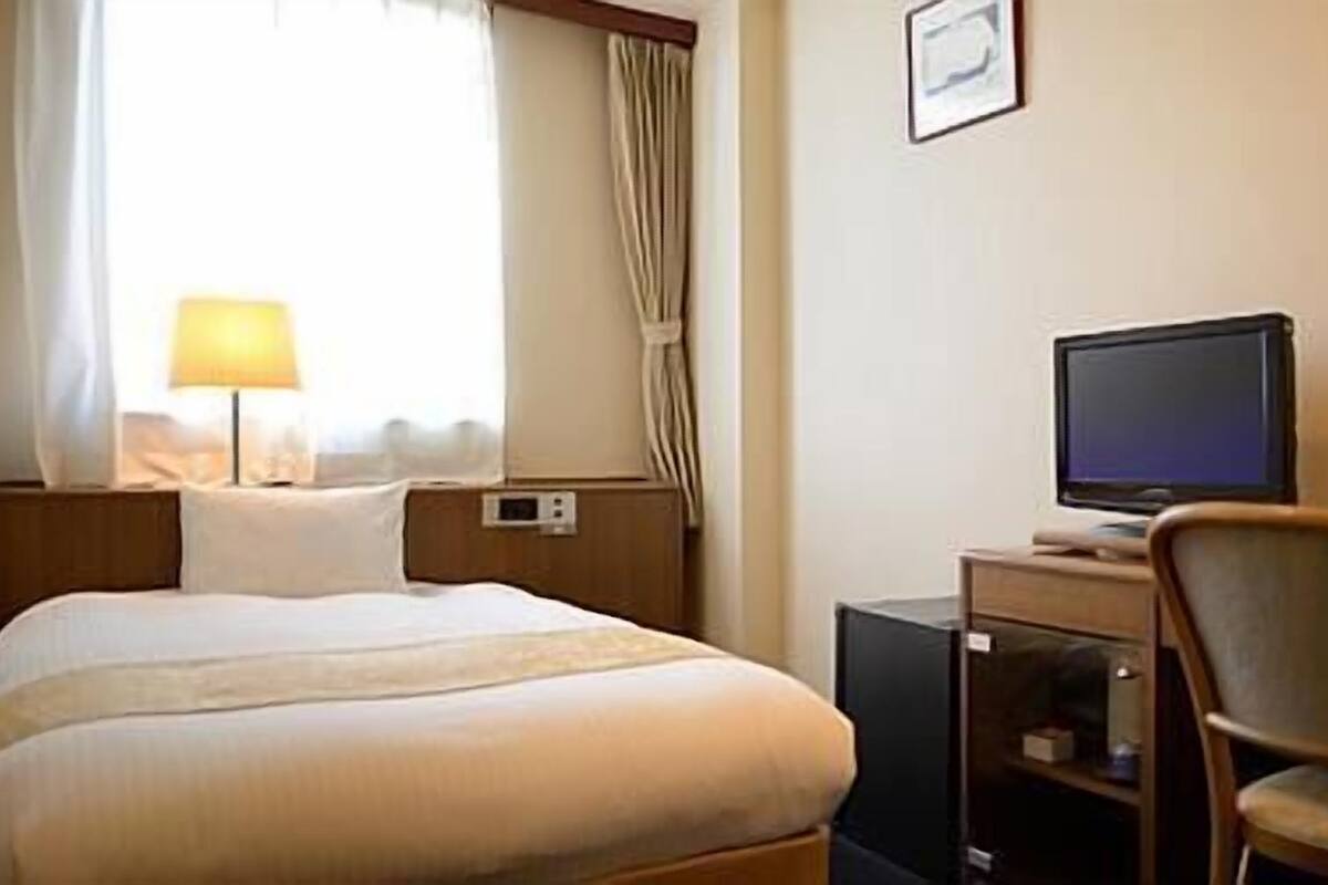 Double Room, Smoking