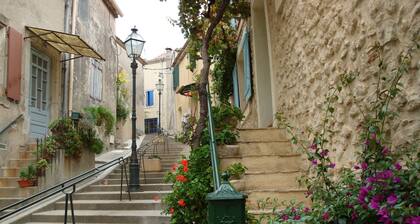 Perfect get away on the square in Saint-Chinian with famous wine