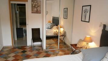 1 bedroom, iron/ironing board, WiFi, bed sheets