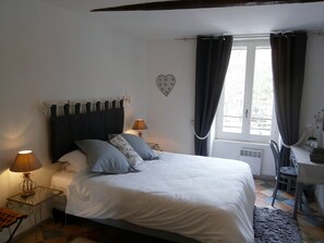 1 chambre, fer et planche Ă repasser, Wi-Fi, draps fournis