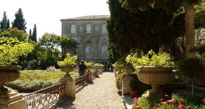 Villeneuve lez Avignon, in the countryside, pretty pavilionT2 40m2.