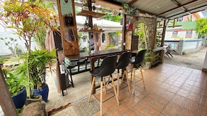 Terrace/patio - Large private villa, swimming pool, 2 @ 8 voy near beach.complex all comfort. (Albion)
