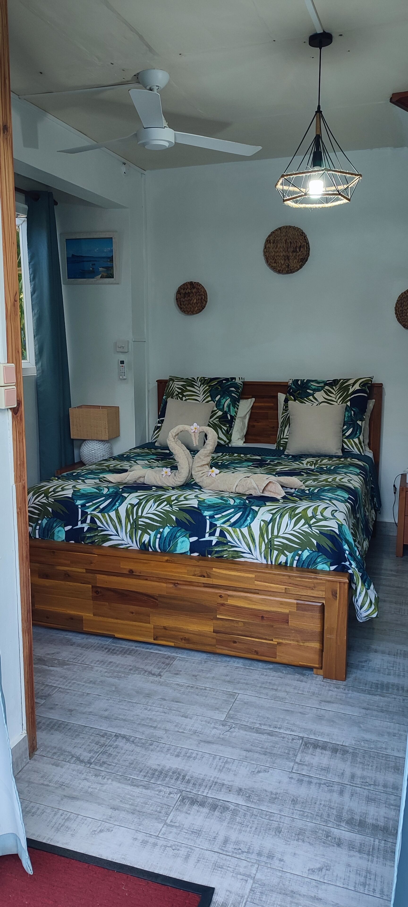 4 bedrooms, in-room safe, desk, soundproofing