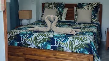 4 bedrooms, in-room safe, desk, soundproofing