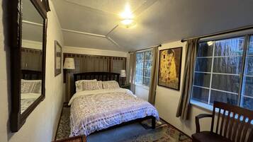 2 bedrooms, desk, iron/ironing board, travel crib