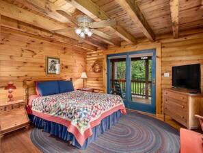 3 bedrooms, iron/ironing board, travel cot, free WiFi