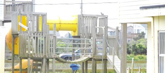 Lovely 3 Bedroom Oceanside Cottage With No Street To Cross. 