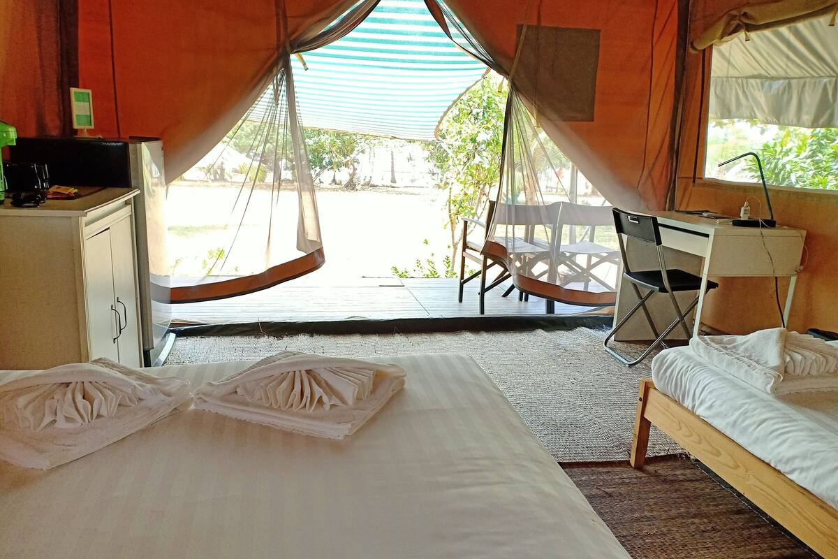 tent | beach/ocean view