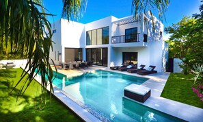 Outdoor pool - Villa Pearl private pool 5 min walk to the beach 8 min walk to 5th Avenue (Playa del Carmen)