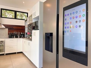 Fridge, microwave, oven, stovetop - Villa Pearl private pool 5 min walk to the beach 8 min walk to 5th Avenue (Playa del Carmen)