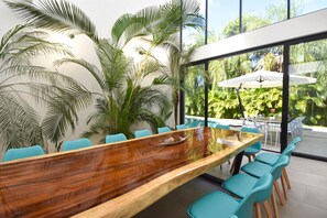 Outdoor dining - Villa Pearl private pool 5 min walk to the beach 8 min walk to 5th Avenue (Playa del Carmen)