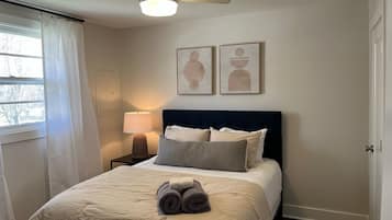 2 bedrooms, iron/ironing board, free WiFi, bed sheets