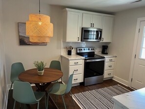 Fridge, microwave, oven, stovetop - A Great Apartment In The Middle Of It All! (Nashville)
