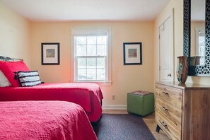 2 bedrooms, iron/ironing board, travel cot, WiFi