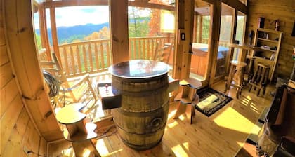Komfortable Luxus-Blockhütte, Bergblick, 2 Suiten, Spielhalle, Hängematte, Feuerstelle + mehr!