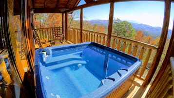 Tina de hidromasaje al aire libre