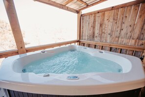 Bain à remous extérieur