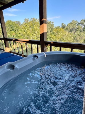 Tina de hidromasaje al aire libre