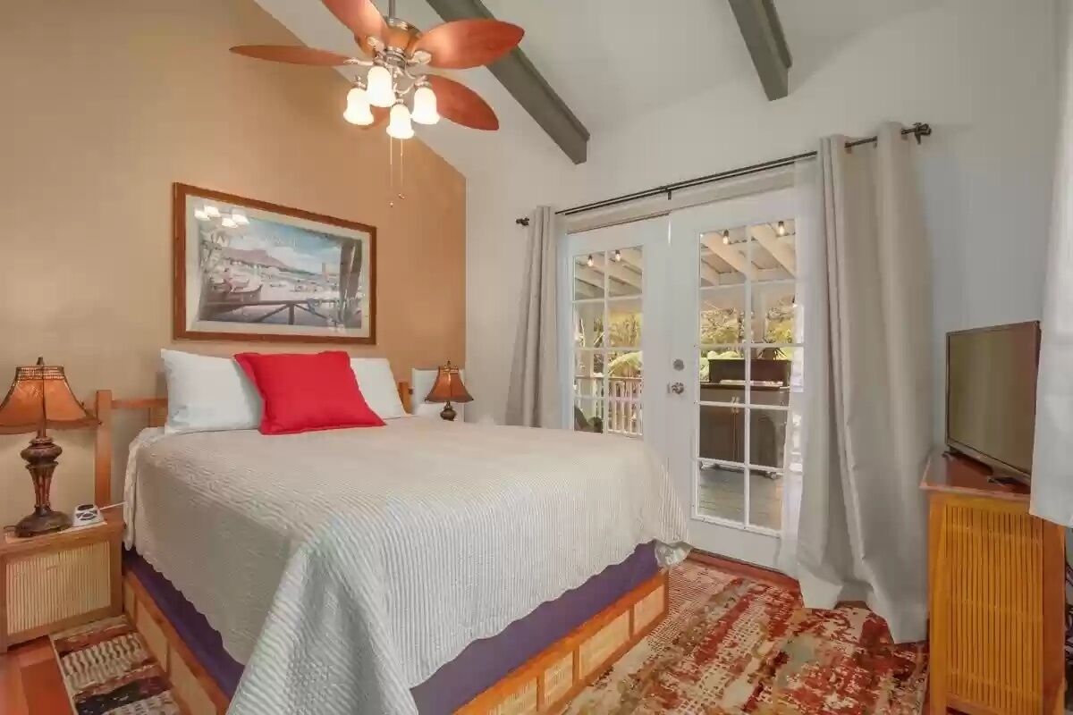 1 bedroom, iron/ironing board, travel crib, free WiFi