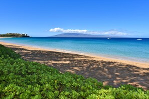 Am Strand, Liegestühle, Strandtücher