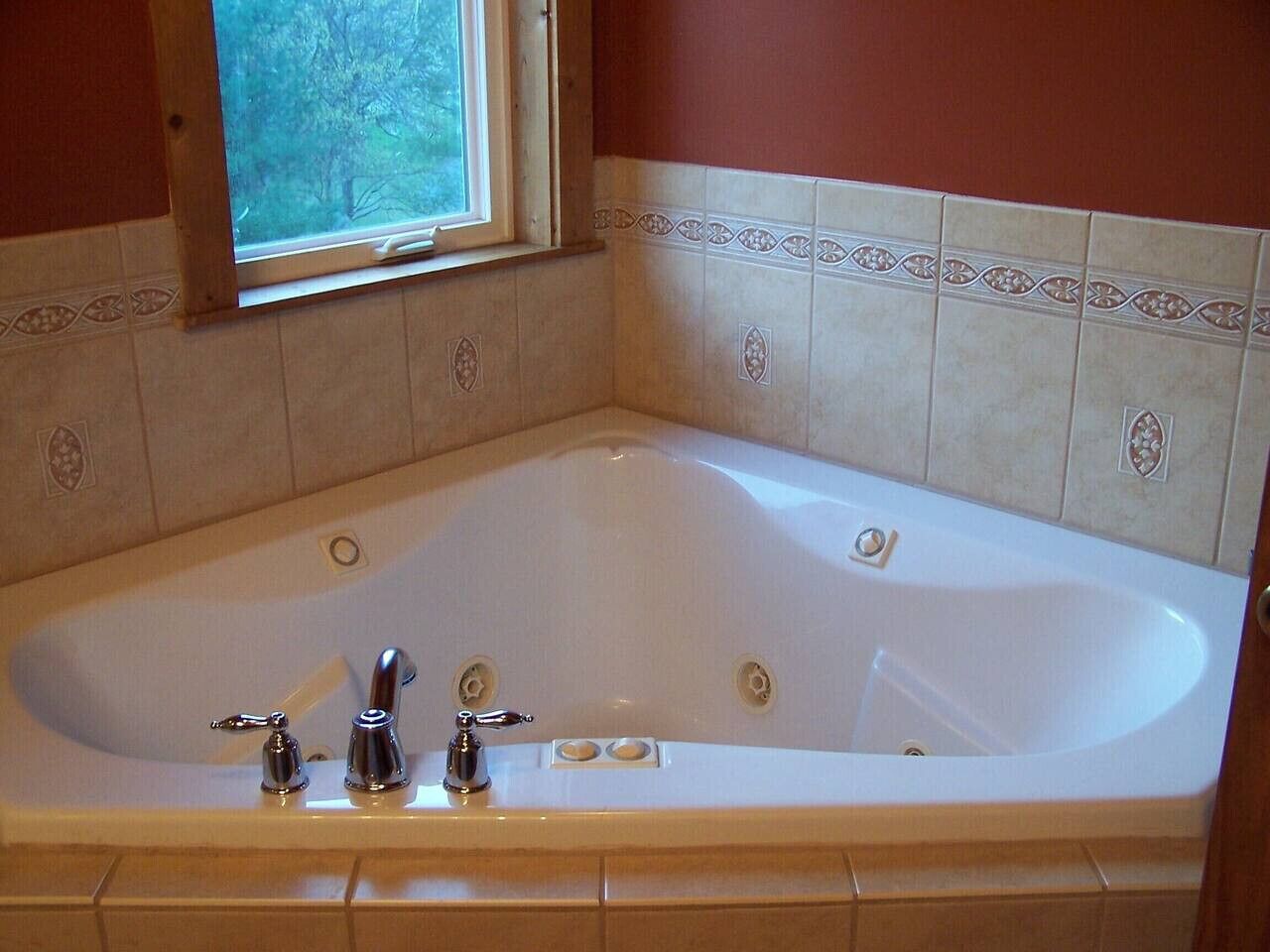 Badkar/dusch, bubbelbadkar, handdukar och tvål