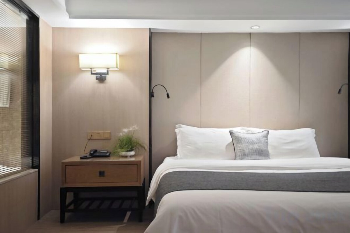 Ropa de cama de alta calidad y escritorio 