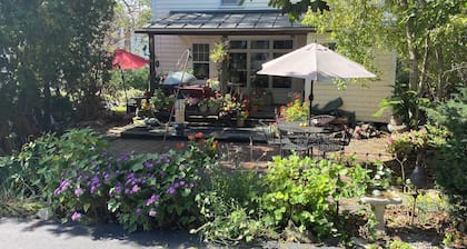 Luxury Carriage House Apt - Walk @ Bike To Everything
Historic South End of BTV